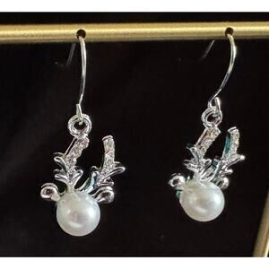 New 1.5” Reindeer Antler Rhinestone Pearl Dangle Earrings Silver Tone E114